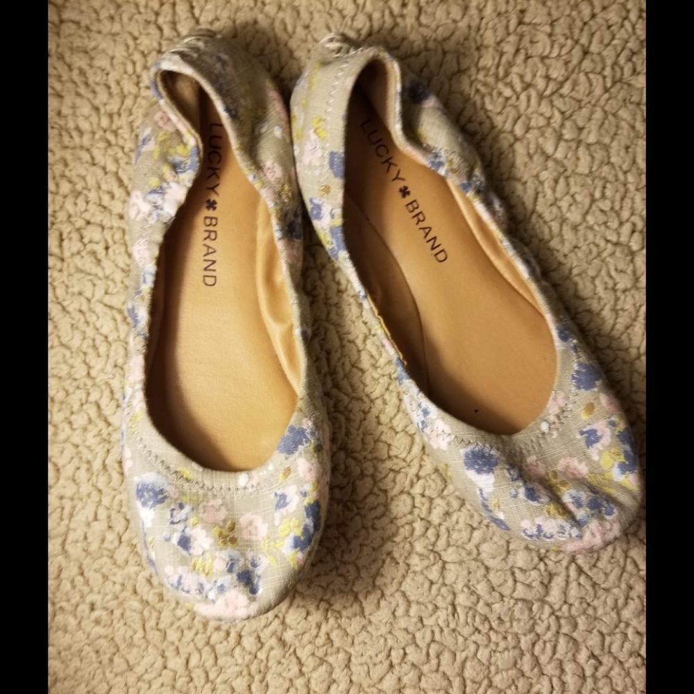 New!! Lucky Brand 6.5 Women’s Tan Floral Flats